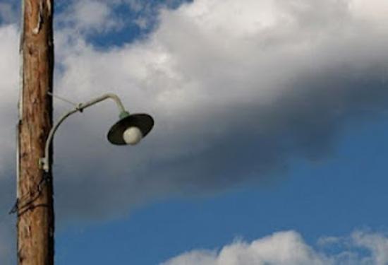 «Στη Σκάλα ταλαιπωρούμαστε ένα μήνα για ν' αλλάξει μια λάμπα»