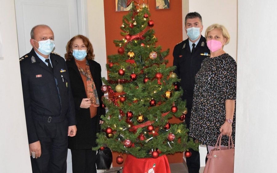 Αστυνομικοί της Διεύθυνσης Κεφαλονιάς συγκέντρωσαν και παρέδωσαν διάφορα είδη στο Ορφανοτροφείο Αργοστολίου «Ο Σωτήρ»