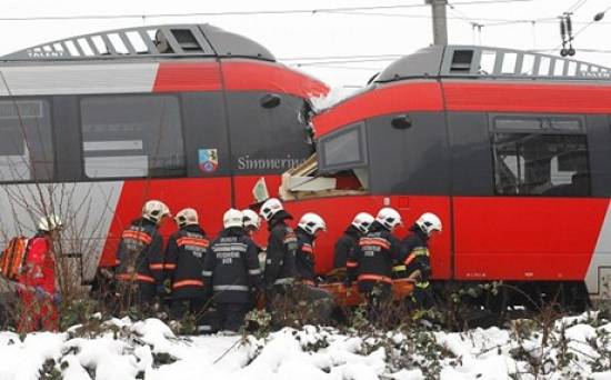 Μετωπική σύγκρουση τραίνων στη Βιέννη