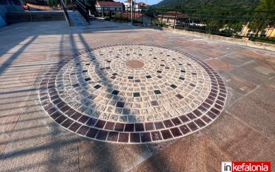 Ολική αναμόρφωση της πλατείας της Αγίας Ειρήνης από το Δήμο Αργοστολίου (εικόνες + drone video)