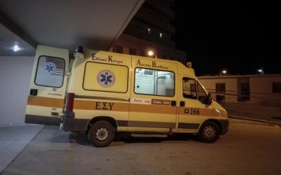 Θεσσαλονίκη: Διασωληνωμένη 25χρονη που βρέθηκε σε πεζοδρόμιο