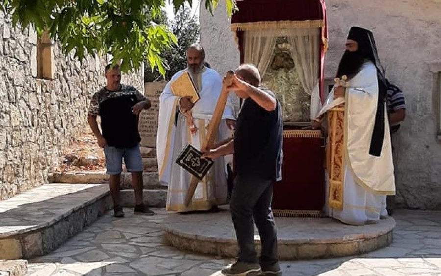 Γιορτάστηκε η Ζωοδόχος Πηγή στα Αργίνια (εικόνες)