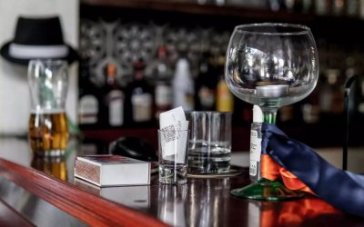 Εστιάτορες: Η αύξηση του ΦΠΑ στα μη αλκοολούχα ποτά θα φέρει νέο κύμα ακρίβειας