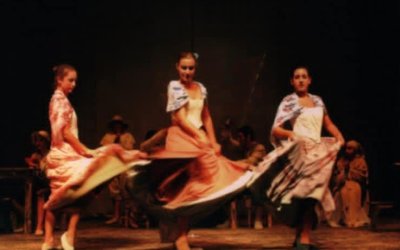 «Στον Αγέρα Παν»: 20 Χρόνια θεατρικής μνήμης με Βιολέτα Ίκαρη, Σταύρο Νιφοράτο και εκλεκτούς συμμετέχοντες