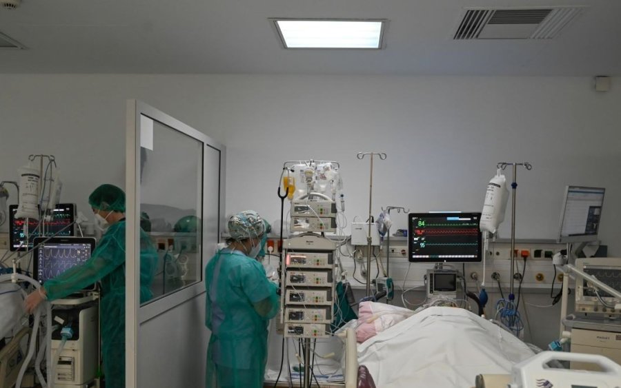 Ο 15χρονος Δημήτρης που έπαθε θερμοπληξία και υπεβλήθη σε μεταμόσχευση, πλέον μιλά και τρώει