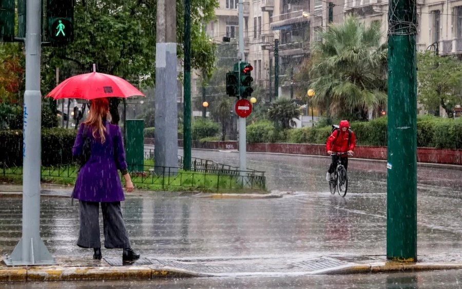 Έρχεται δύσκολο σαββατοκύριακο, τι καιρό θα κάνει την 28η Οκτωβρίου