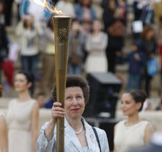 Ολοι οι επώνυμοι στην τελετή παράδοσης της Ολυμπιακής φλόγας (Photos)