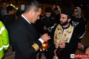 Η Aegean θα μεταφέρει το Άγιο Φως σε 17 προορισμούς σε όλη τη χώρα, μεταξύ αυτών και η Κεφαλονιά
