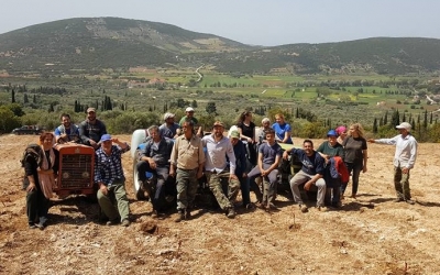 Φύτεψαν 2000 φυτά ρομπόλας στους πρόποδες του Αίνου (εικόνες)