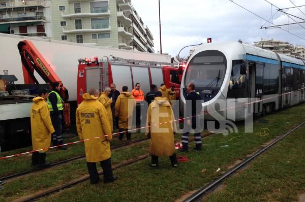 Τραγικό δυστύχημα στο Φλοίσβο – Το τραμ διαμέλισε ηλικιωμένη γυναίκα