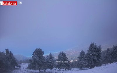 Στα λευκά η Κεφαλονιά: Χιονισμένος ο Αίνος και τα ορεινά των Διλινάτων