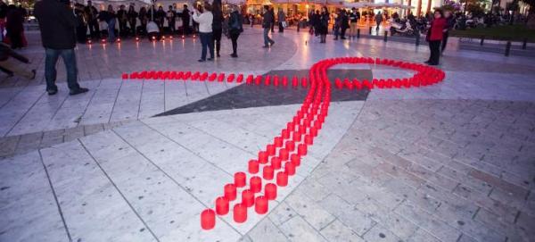 Παγκόσμια Ημέρα κατά του AIDS: Εχει στοιχίσει τη ζωή σε 39 εκατομμύρια ανθρώπους