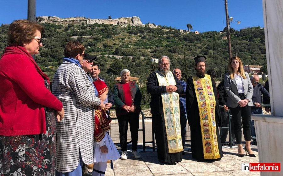 Περατάτα: Επιμνημόσυνη δέηση και καταθέσεις στεφάνων για τον εορτασμό της 25ης Μαρτίου (εικόνες)