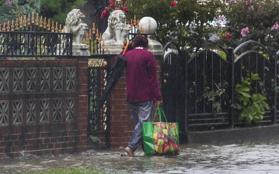 ΗΠΑ: Τουλάχιστον 21 νεκροί και 20 αγνοούμενοι στο Τενεσί μετά τις πλημμύρες
