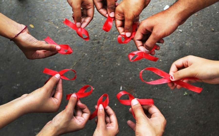 Παγκόσμια Ημέρα κατά του AIDS: Αγρυπνίες και συγκεντρώσεις σε όλο τον κόσμο