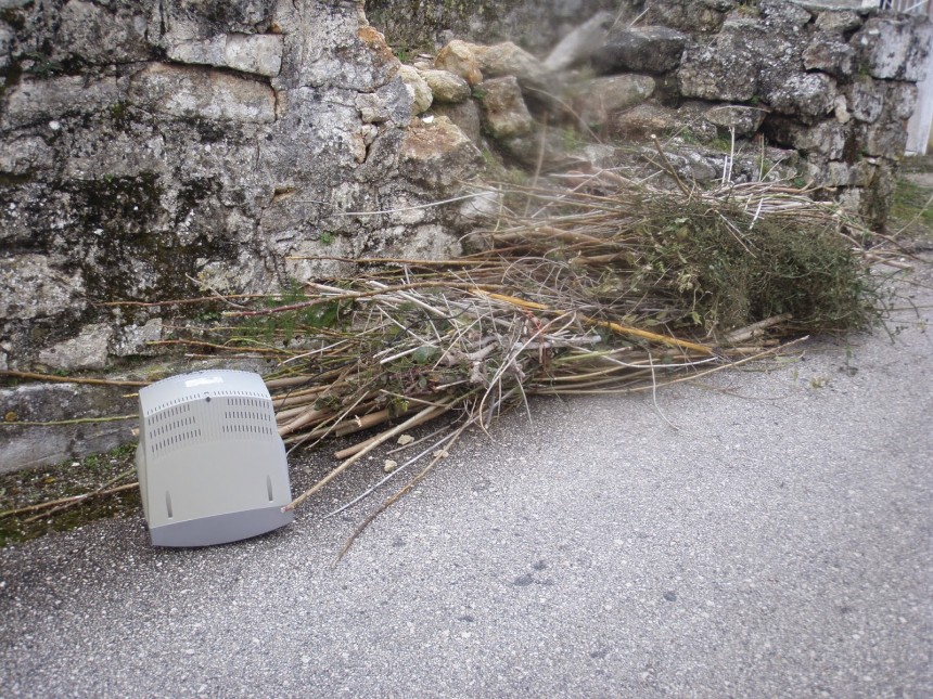 Η Κοινότητα Πεσσάδας ζητά την αποκομιδή σκουπιδιών &amp; τον καθαρισμό του χωριού