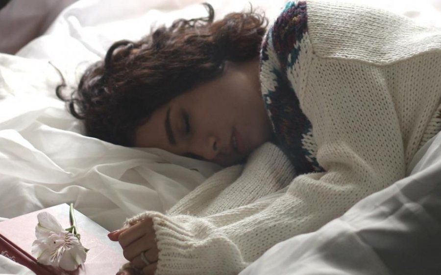 Παγκόσμια Ημέρα Ύπνου: Οι 5 χρυσοί κανόνες για καλύτερο ύπνο σύμφωνα με νευροεπιστήμονα