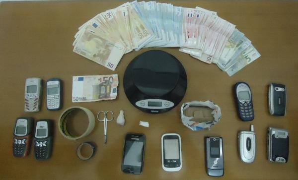 Συλλήψεις στο Ληξούρι για διαρρήξεις και εμπορία ναρκωτικών