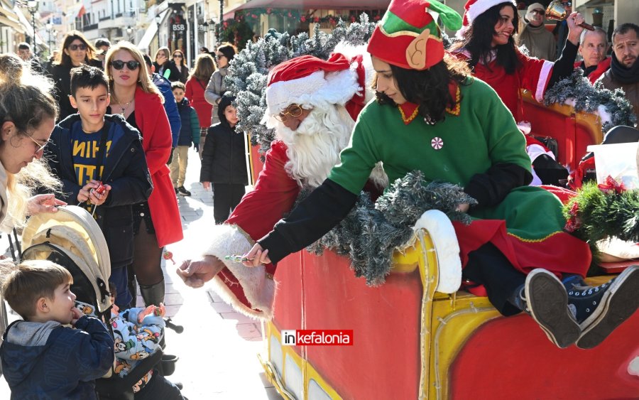 90 καρέ από την παραμονή Πρωτοχρονιάς στο Λιθόστρωτο - Κέφι, χαμόγελα και πολλές ευχές για το 2026!