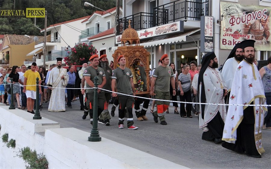 H Λιτάνευση της εικόνας στην Αγία Ευφημία (εικόνες)