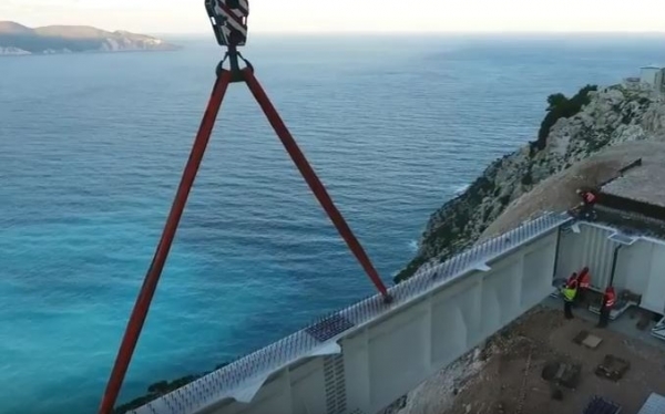 Η ανέγερση της γέφυρας του Χάρακα (video)