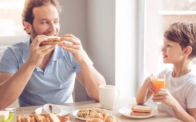 Φεύγετε νηστικοί από το σπίτι; Τέσσερις λόγοι να τρώτε πρωινό – Εννέα σημάδια SOS που δείχνουν ότι το έχετε ανάγκη