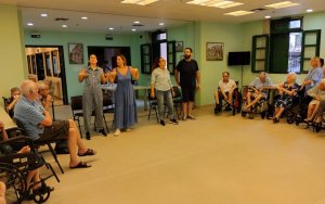 Δημοτικό Γηροκομείο Αργοστολίου: Όμορφες στιγμές γεμάτες πολιτισμό με την θεατρική παράσταση «Αργοστόλι – Ληξούρι: Η ιστορία δύο πόλεων»