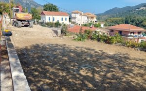 Ο Πρόεδρος της Αγίας Ειρήνης για την ανάπλαση της πλατείας: "Το χρειαζόταν το χωριό... Επόμενος στόχος τα γήπεδα” (COSMOS 96,5)