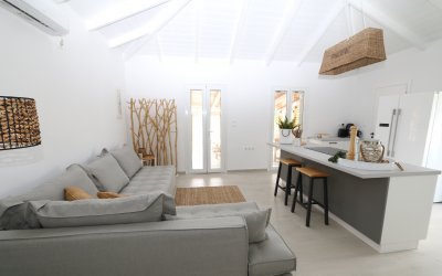Vinieris Real Estate: Μοντέρνα μονοκατοικία με όμορφη θέα στα Γριζάτα