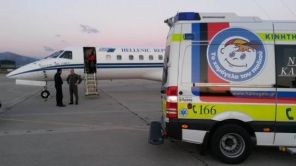 O Αλέξης Τσίπρας ταξίδεψε στην οικονομική θέση στις Βρυξέλλες και με το πρωθυπουργικό αεροπλάνο σώθηκε η ζωή ενός παιδιού (εικόνες)