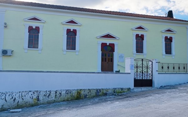 Ολοκληρώθηκε η επισκευή των τοιχίων της περίφραξης του Ι.Ν. Αγίου Παντελεήμονα Πουλάτων (εικόνες)