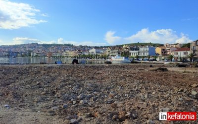 Αργοστόλι: Ολοκληρώνεται η διαδικασία απομάκρυνσης των μπαζών από το λιμάνι - Ελάχιστα έχουν απομείνει (εικόνες/video)