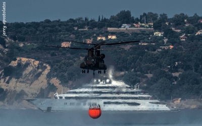 Την ώρα που το Σινούκ μαζεύει νερό - Εντυπωσιακή εικόνα!