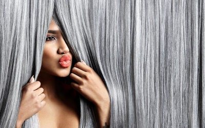 Γι' αυτό γκριζάρουν τα μαλλιά σε μικρή ηλικία...