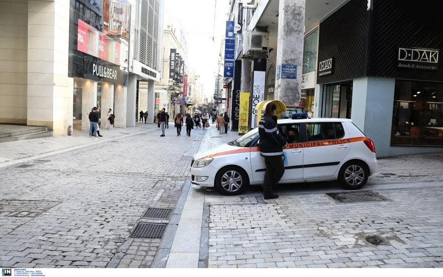 Όλο και πιο κοντά στα ψώνια μόνο για εμβολιασμένους