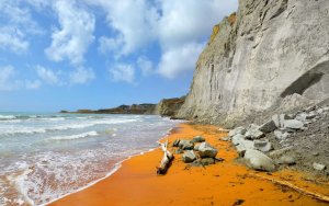 Θα βλέπουμε τις παραλίες από καρτ ποστάλ; Καμπανάκι Αραβαντινού για το Ξι και τη Νότια Παλικη (COSMOS 96,5)