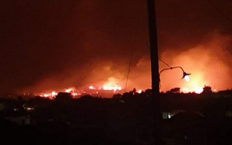 Δύσκολη νύχτα για τη Ζάκυνθο: Ξέσπασε μεγάλη φωτιά