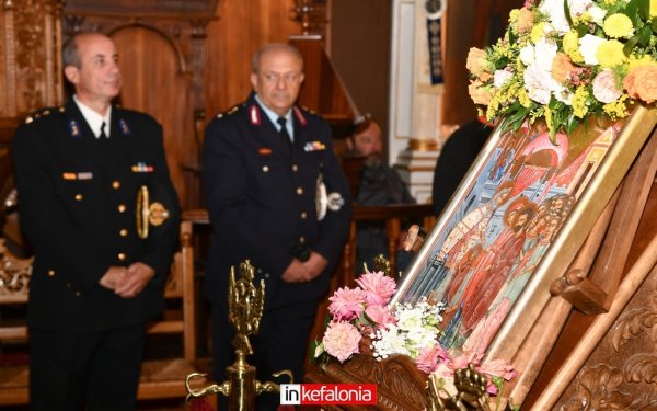 Με τιμές η Ημέρα Ενόπλων Δυνάμεων: Δοξολογία και κατάθεση στεφάνων στο Μνημείο Πεσόντων