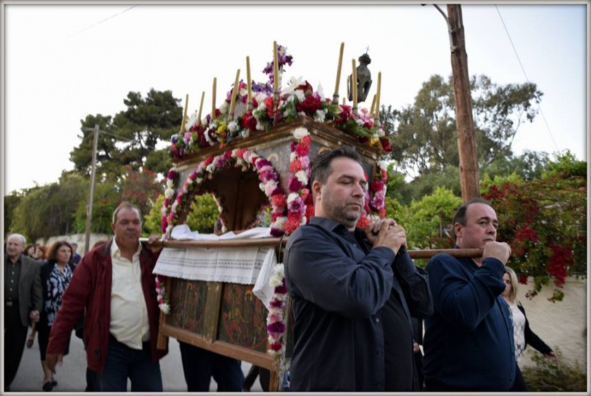 Η περιφορά του επιταφίου στην Πεσσάδα (εικόνες)