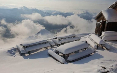 Τρελός καιρός - Τα πρώτα χιόνια του Αυγούστου στην Ιταλία και την Αυστρία (εικόνες)