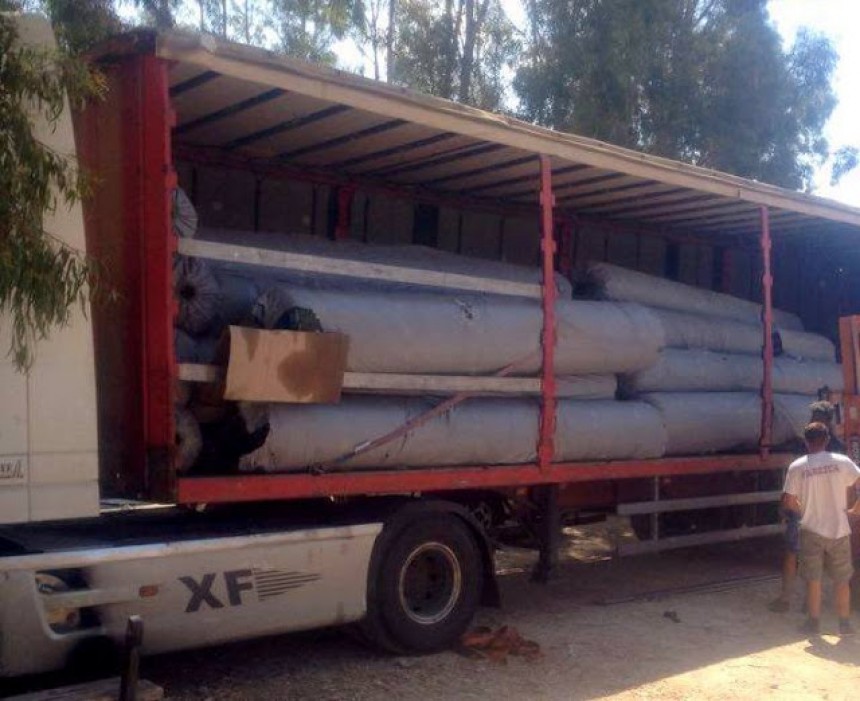 Το όνειρο των Σαμικών και ολόκληρης της περιοχής πήρε "σάρκα και οστά"! Εφτασε ο νέος χλοοτάπητας στον Καραβόμυλο