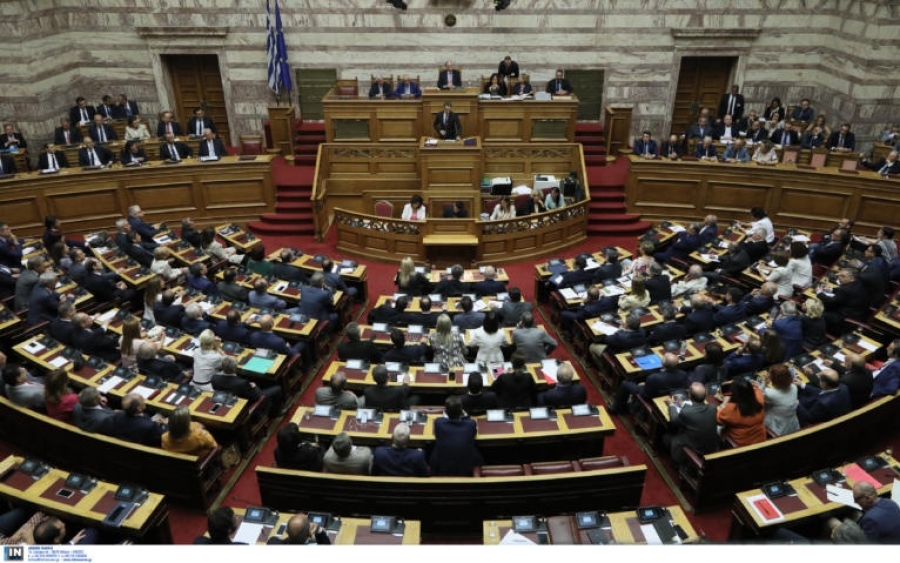 Βουλή: «Πέρασε» το νομοσχέδιο για την μείωση του ΕΝΦΙΑ και τις 120 δόσεις – Ο… πρωτότυπος τρόπος ψήφισης