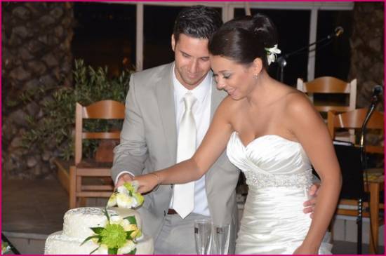 Πρασίνισε –και πάλι- η πίστα από δολάρια σε Κεφαλονίτικο γάμο