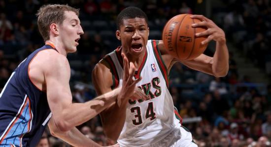 O Γιάννης Αντετοκούνμπο έκανε τη φάση της βραδιάς σε ολόκληρο το ΝΒΑ!