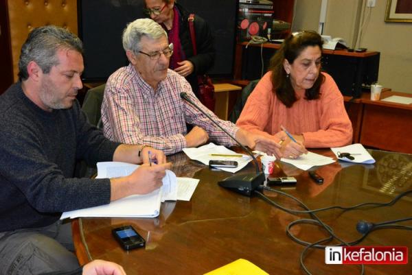 "Επί τάπητος" το θέμα της λειτουργίας των καταστημάτων τις Κυριακές