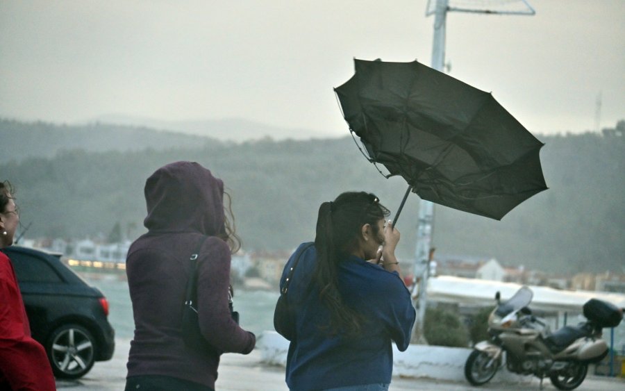 Κλέαρχος Μαρουσάκης: Έρχονται δύο ισχυρά κύματα κακοκαιρίας - Τι θα γίνει την Καθαρά Δευτέρα