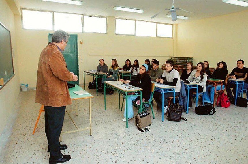 ΕΛΜΕΚΙ: Τι γίνεται με τις μεταθέσεις εκπαιδευτικών;