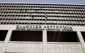 Ηλιούπολη - 19χρονη: Από 11 ετών σεξουαλική κακοποίηση από τον πατέρα της - Την εξέδιδε ο αστυνομικός