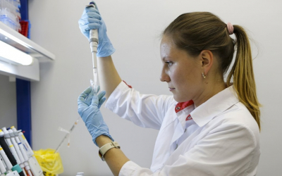 Κομισιόν - AstraZeneca: Συμφωνία για 400 εκατ. δόσεις του εμβολίου μέχρι τέλος του 2020