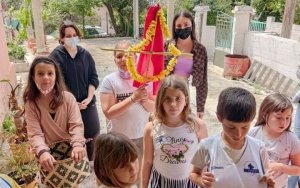 Λουρδάτα: Τα Κάλαντα του Λαζάρου από τα παιδιά του ΠΣ "Ο Πλάτανος" (εικόνες/video)